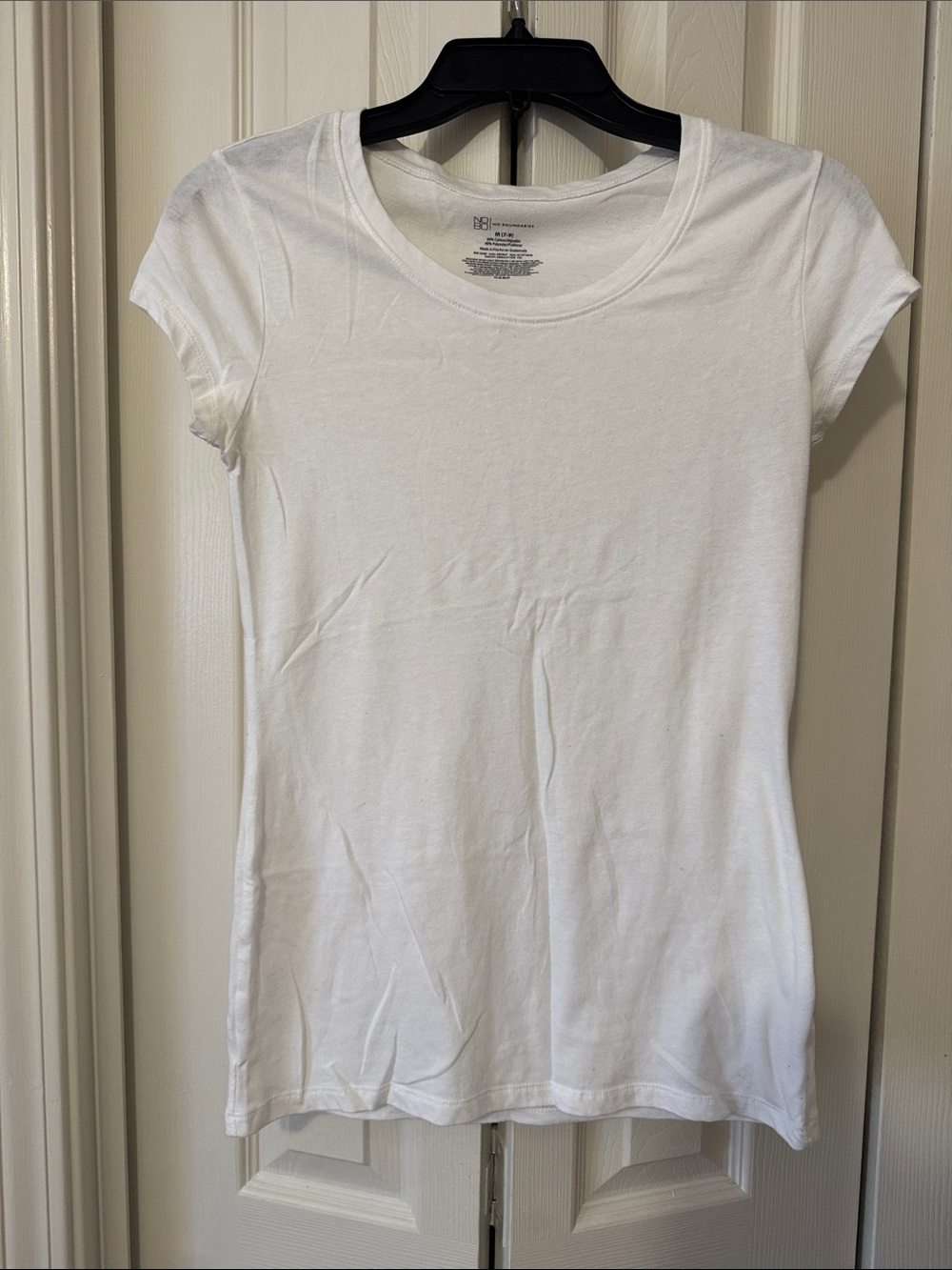 No Boundaries White Short Sleeve Scoop Neck Tee
